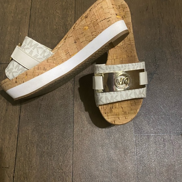 Michael Kors sandals - Picture 2 of 2